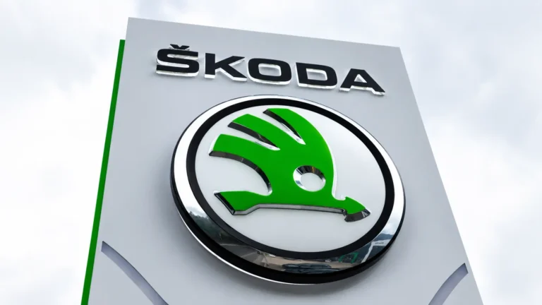 Škodovka v&nbsp;zahraničí mění název (2026): Vymyslela přitom písmeno, které nikdo nezná