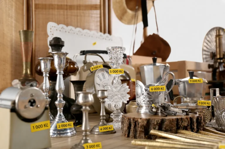 Prohledejte půdu a&nbsp;kredenc u&nbsp;babičky: Tyto mince, porcelán i&nbsp;komiksy mají dnes hodnotu i&nbsp;100 tisíc korun
