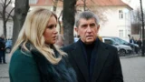 V&nbsp;čem jezdí Andrej Babiš (2026)? Premiér se vozí v&nbsp;Maybachu za 5 milionů, má i&nbsp;Škodovku. Srovnali jsme jeho garáž