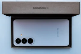 Samsung Galaxy S27 Pro má Čechy překvapit: Větší baterka, rychlejší nabíjení. Dají nám i&nbsp;vodotrysk?