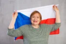Pojišťovna OZP jako 1. rozjíždí screening z&nbsp;domova: Sadu na odběr pošle vybraným klientům. Pilot běží jen do srpna