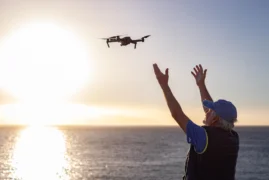 Nejlepší 3 drony na dovolenou (červen 2026): DJI válcuje trh, Potensicu zbývá útočit cenou. Na Čechy to funguje