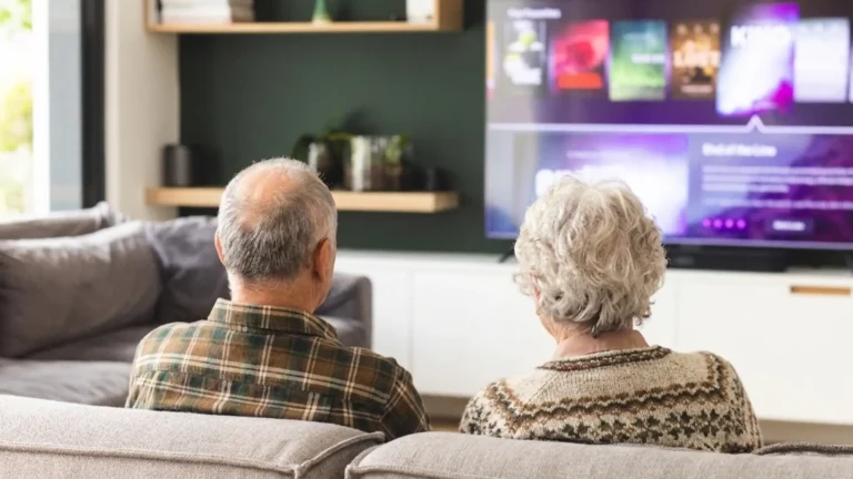 „Zaplatil jsem za novou TV a&nbsp;zobrazuje mi reklamy,“ zlobí se Češi (2026): Naštvaní majitelé zasypali Samsung kritikou