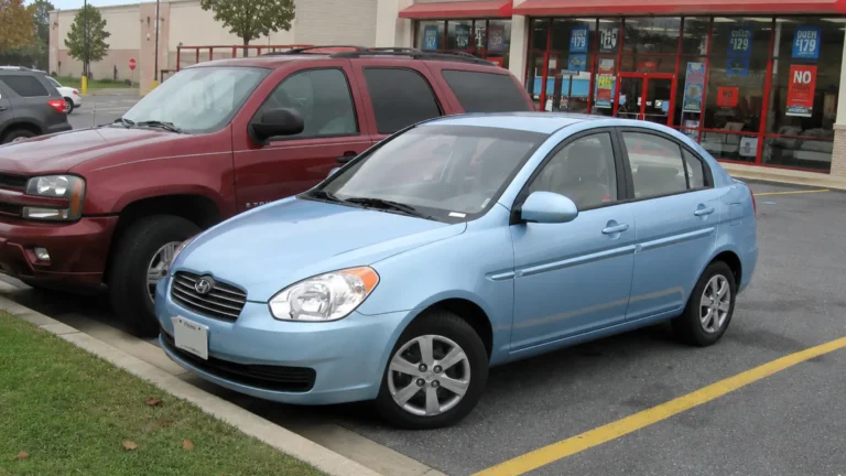 Tuhle ojetinu Češi přehlížejí a&nbsp;dělají chybu (2026): Hyundai Accent za 30&nbsp;000&nbsp;Kč&nbsp;dokáže porazit i&nbsp;Fabii