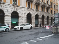 Řidič dostal pokutu za rychlost 5 milionů Kč, protože je bohatý. V&nbsp;ČR každý platí stejně, jste pro zavedení i&nbsp;u&nbsp;nás?