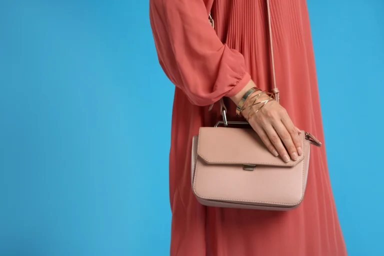 Proč je malá kabelka naprostým must-have každé moderní ženy? Proč je malá kabelka naprostým must-have každé moderní ženy?