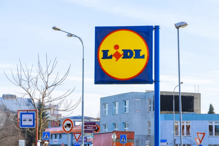 Kde bude nový Lidl (2026)? Staví se v&nbsp;Plzni, Domažlicích a&nbsp;na 6 dalších místech, zboží mezitím rozdělili do „světů“