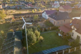 Češi objevili levné domácí elektrárny od 5000&nbsp;Kč&nbsp;z&nbsp;Číny: Investice se vrací roky, fotovoltaika je jistější a&nbsp;rychlejší