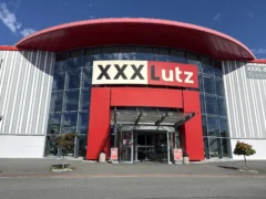 Roller zavírá další prodejny v&nbsp;Německu: Polovinu řetězce drží XXXLutz, který v&nbsp;Česku spojuje Möbelix, Kiku a&nbsp;brzy možná i&nbsp;Asko