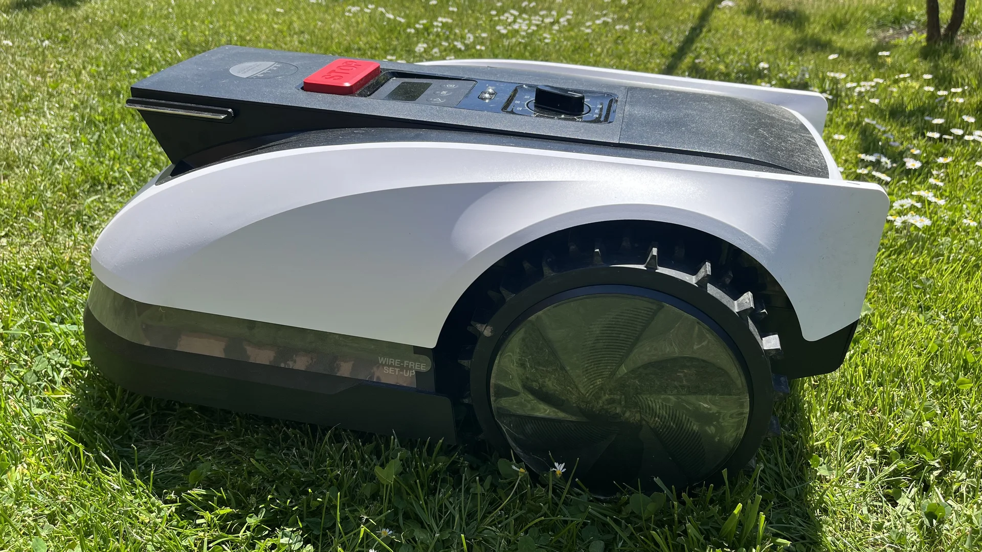 Nejlepší robotické sekačky (červenec 2026): takto vypadá absolutní špička pro velké zahrady