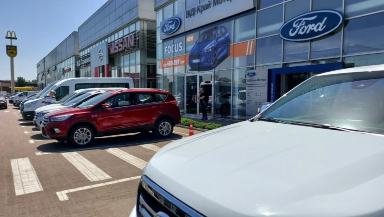 Velký český autobazar Auta Super krachuje (2026): Řeší to policie, zákazníky můžou čekat problémy. Co dělat?