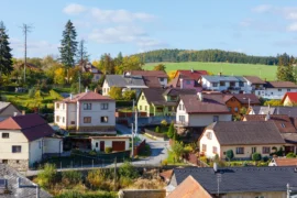 Nejkrásnější dům v&nbsp;ČR v&nbsp;roce 2026? Vila Vnitřní krajina se stala stavbou roku. Experty zaujalo travnaté atrium