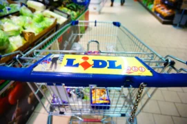 Lidl už 1 rok tiše testuje novinku proti zlodějům: Vozík se za hranicí pozemku promění v&nbsp;kus železa