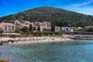 Makarská v&nbsp;roce 2026 bez turistů? Sezóna je napjatá, Češi více počítají. Cena jim nevoní