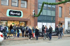 Nový řetězec Normal otevře v&nbsp;Praze 12. srpna: V&nbsp;zahraničí kvůli němu stály fronty. Budou stát i&nbsp;Češi?