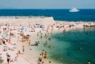 „Chtěl jsem se jít vykoupat, chtěli po mě zaplatit,“ naříkají turisté. Zjišťovala jsem, na co mají plážové kluby opravdu právo