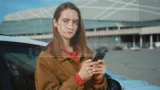 Nová auta v&nbsp;EU teď musí neustále kamerovat váš obličej (2026). Lidé se bojí, co se s&nbsp;tím pak děje dál. Záznamy jsou záhada