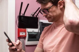 IT technik radí Čechům: Wi-fi router patří jen na 1 místo. Střed bytu vyhrává, zapomeňte na rohy i&nbsp;poházené kabely