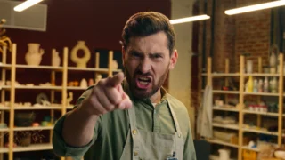 „Žádáte moc a&nbsp;nic neumíte,“ pustil se řemeslník do mladých na internetu. Zeptali jsme se jich na názor
