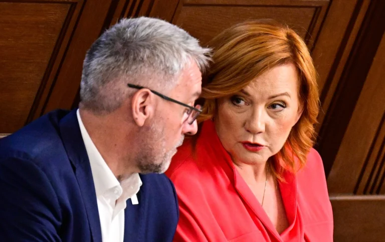 Češi se hádají kvůli důchodům od ledna 2027. Mluví o&nbsp;zradě, dle ministerstva jde ale o&nbsp;„administrativní úpravy“