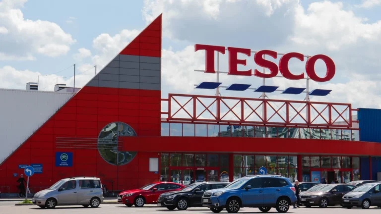 Tesco zvažuje odchod z&nbsp;ČR (2026): Zástupce řetězce se odmítá vyjadřovat, zákazníci mají obavy kde nakoupí
