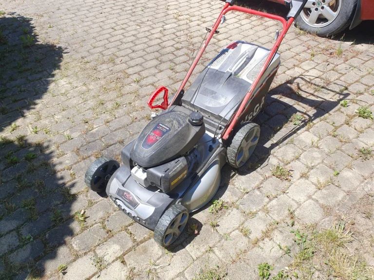 Sekačka VeGA 752 SXH GCV po 2 měsících (Recenze): Plastová měrka není největší slabinou Sekačka VeGA 752 SXH GCV po 2 měsících (Recenze): Plastová měrka není největší slabinou