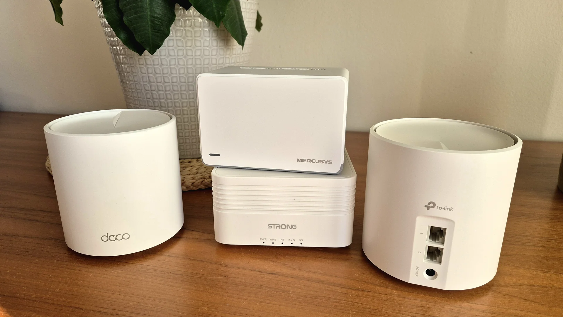 Jsem ajťák a&nbsp;tohle potvrzuji: Router od poskytovatele nahraďte meshem. Doma tím vyřešíte nejčastější problém s&nbsp;Wi-Fi