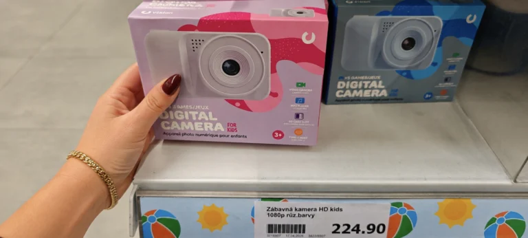 Dech nostalgie: Digitální fotoaparát z&nbsp;Actionu za 225&nbsp;Kč&nbsp;mě vrátil do doby dětství. Fotky prohlédnete hned