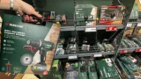 Parkside k&nbsp;30. výročí nabízí energy drink za necelých 10 korun: Zelené limitky plní regály Lidlu do konce září