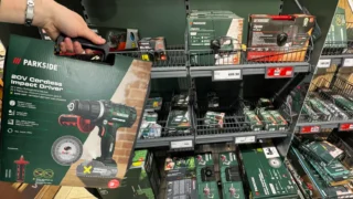 Parkside k&nbsp;30. výročí nabízí energy drink za necelých 10 korun: Zelené limitky plní regály Lidlu do konce září