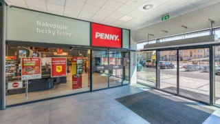 Nový Penny leták od 12. srpna 2026: anglická slanina o&nbsp;67 procent levněji, káva Jihlavanka za 49,90&nbsp;Kč, trvanlivé mléko za 12,90&nbsp;Kč