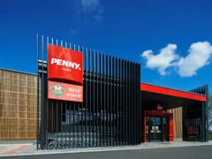 Nový Penny leták od 19. srpna 2026: zmrzlina Manhattan za 69,90&nbsp;Kč, káva Tchibo o&nbsp;55 procent levněji, pralinky Lindt za 79,90&nbsp;Kč