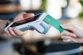 Air Bank spustila drobné spoření z&nbsp;karet: Ročně tak naspoříte i&nbsp;10&nbsp;000&nbsp;Kč, zádrhel je úrok