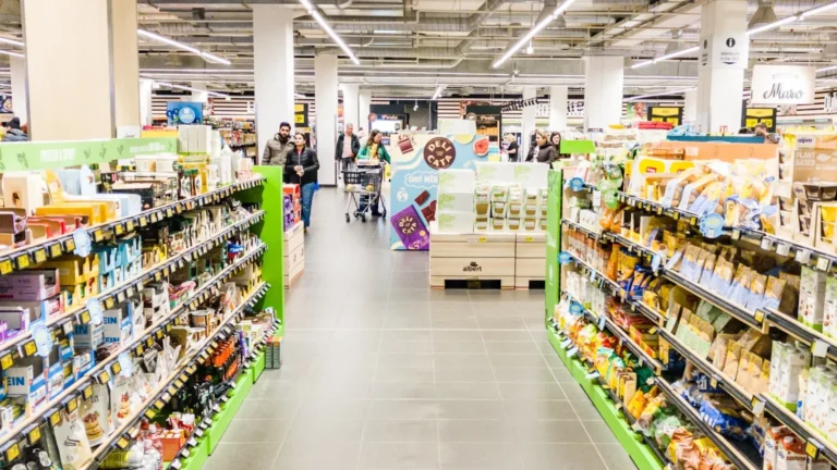 Cedulka slibovala slevu 51&nbsp;%, úspora byla nulová: Albert neuspěl u&nbsp;Ústavního soudu a&nbsp;zaplatí 490 tisíc korun