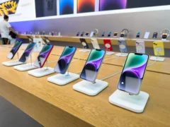 Proč je Apple tak předražený? Konkurence stojí i&nbsp;3× méně. Jde o&nbsp;materiály i&nbsp;ekosystém