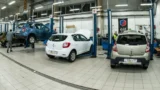 Velká změna pro elektromobily: Od února 2027&nbsp;se začne kontrolovat stav baterie, dnešní STK ji neměří