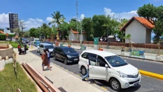 Nová pravidla na Bali (2026): Nesezdané páry riskují vězení, zákon platí i&nbsp;pro turisty. „Jako ve středověku,“ nadávají někteří