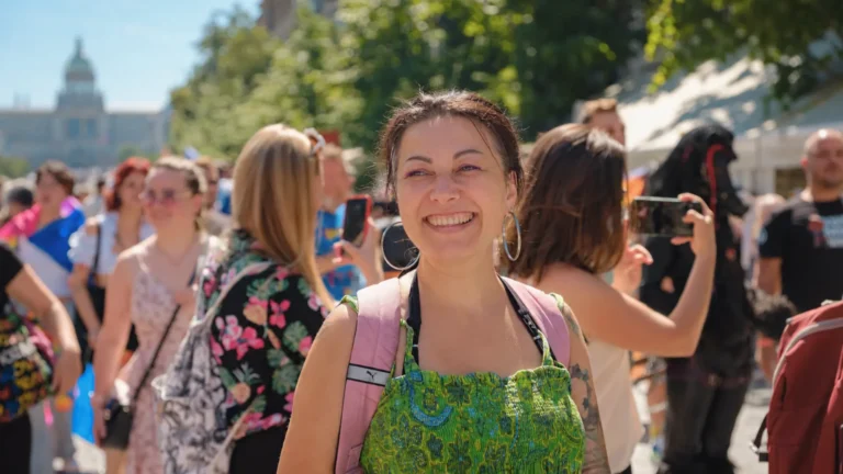 Mladí Češi prozradili, kolik si chtějí po škole vydělávat: Mluví o&nbsp;100 tisících, většina na to nikdy nedosáhne