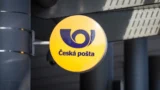 Česká pošta zdražila výplatu důchodu v&nbsp;hotovosti (2026): „Může to vést k&nbsp;závislosti na druhých,“ varuje expert