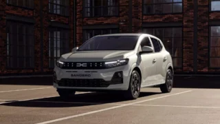 Nejlepší levný hybrid v&nbsp;Evropě (2026)? Nové Sandero má 155 koní, Česku by mohlo stát kolem 480&nbsp;000&nbsp;Kč