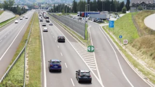 Polská média varují před cestou do Česka (2026): Řidiči tu neznají pravidla e-známek, hrozí jim pokuta 20&nbsp;000&nbsp;Kč