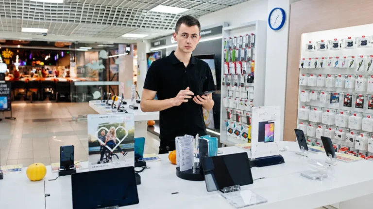 Další známý prodejce elektroniky mizí z&nbsp;trhu (2026): Po Electro Worldu končí i&nbsp;legendární slovenský DOMOSS