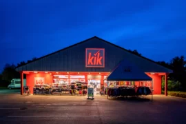 KiK zavírá v&nbsp;Evropě stovky prodejen: V&nbsp;Česku dál drží přes 220 obchodů. Češi mají stejně obavy