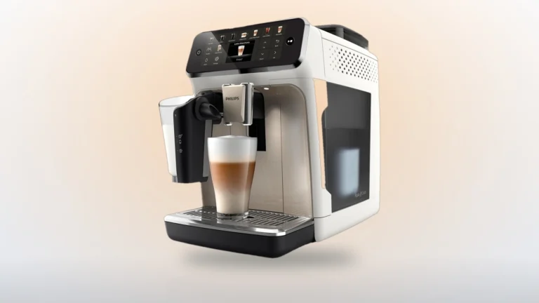 Kávovar Philips 5500 LatteGo pro latte klesl na 12&nbsp;238&nbsp;Kč, nejníže za 2 roky