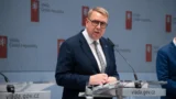 Od 1. ledna 2027&nbsp;se mění platy statisíců zaměstnanců: Juchelka překopal tabulky, nejvíc získají lidé s&nbsp;dlouhou praxí