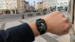 Vypadají jako Apple Watch, stojí ale 799&nbsp;Kč: Hodinky Forever ForeVigo 4&nbsp;z&nbsp;Decathlonu jsme porovnali se 3 konkurenty