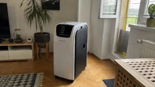 Levná, ale kvalitní mobilní klimatizace: Sinclair je zrovna v&nbsp;prodeji, zvládne pokoj do 25&nbsp;m²&nbsp;a&nbsp;umí i&nbsp;topit