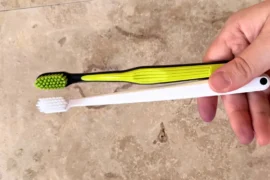 Nejhorší ultrasoft kartáčky z&nbsp;testu (2026): Nejhůře dopadly Colgate a&nbsp;další velká značka, přesto ale zaujaly