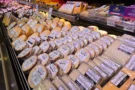 Nejhorší sýr ze supermarketu 2026: Zadní strana balení „taveňáků“ ukáže, že se sýrem nemají moc společného