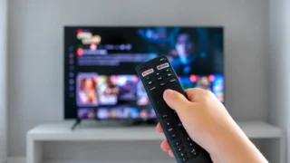 „Končím s&nbsp;Netflixem,“ zní na sítích čím dál častěji: Za 419&nbsp;Kč&nbsp;měsíčně to lidem nestojí, zdarma využívají obsah iVysílání